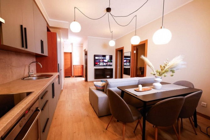 Izīrē gaišu un mājīgu dzīvokli projektā 