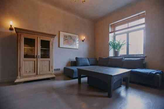 Īrei piedāvā lielisku dzīvokli cilvēkiem, kuri vēlas dzīvot estētiskā vidē. Mājīgs, kluss, silts un  Rīga