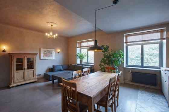 Īrei piedāvā lielisku dzīvokli cilvēkiem, kuri vēlas dzīvot estētiskā vidē. Mājīgs, kluss, silts un  Rīga