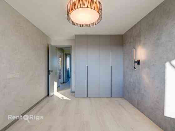 Продаётся полностью отремонтированная квартира с балконом!  Квартира готова Рига