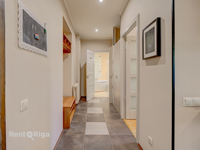 Dzīvoklis Rīgas centrā ar autostāvvietu!  Ilgtermiņā tiek izīrēts 3-istabu dzīvoklis, pēc Rīga - foto 6