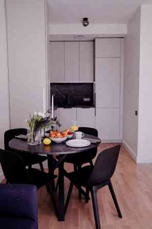 Izīrē 2 istabu dzīvokli Rīgas centrā!  Dzīvoklī ir viss nepieciešamais ikdienas ērtībām! Sākot ar ko Rīga