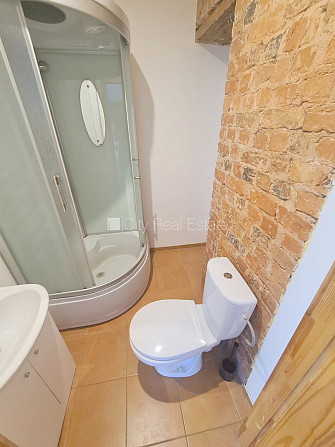 Fasādes māja, renovēta māja, slēgts pagalms, ieeja no ielas un pagalma, kāpņu telpa pēc Rīga - foto 11