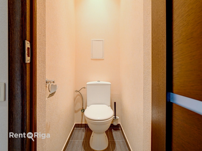 Сдаётся двухкомнатная квартира в центре города, на 3-м этаже благоустроенного Рига - изображение 6