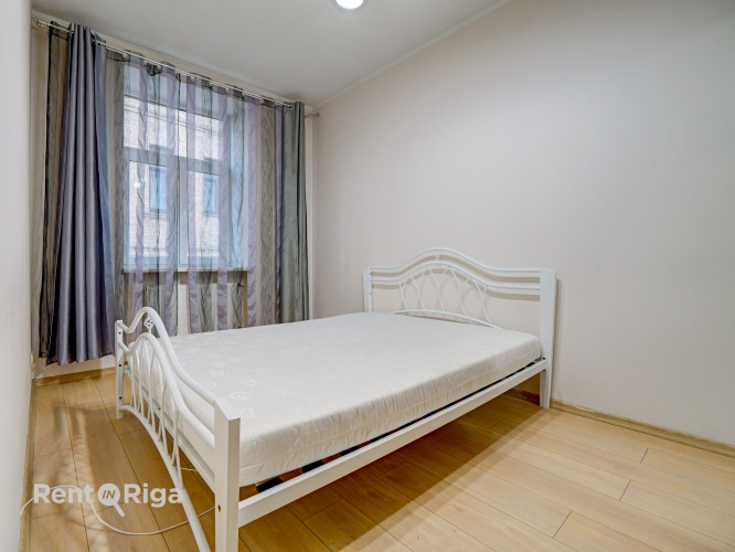 Сдаётся двухкомнатная квартира в центре города, на 3-м этаже благоустроенного Рига - изображение 9