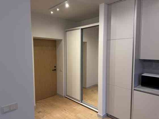 Сдаётся полностью отремонтированная 2-комнатная квартира!  Здание прошло полную Рига