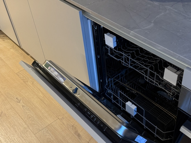 Сдаётся полностью отремонтированная 2-комнатная квартира!  Здание прошло полную Рига - изображение 5