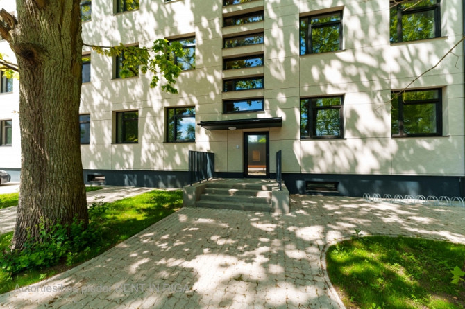 Сдаётся полностью отремонтированная 2-комнатная квартира!  Здание прошло полную Рига - изображение 1