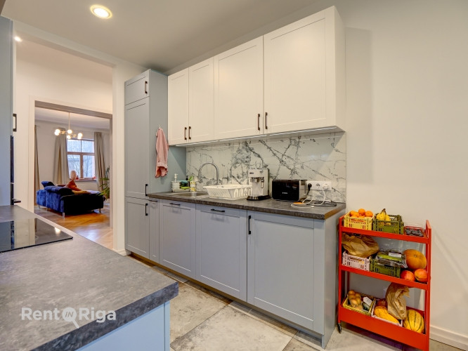 Izīrē plašu un skaistu 4 istabu dzīvokli klusajā centrā.   Dzīvokļa plānojums sastāv no vienas liela Рига - изображение 8