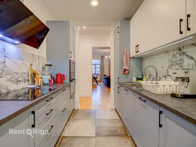 Izīrē plašu un skaistu 4 istabu dzīvokli klusajā centrā.   Dzīvokļa plānojums sastāv no vienas liela Рига - изображение 9