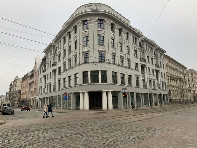 Ekskluzīvs 2-istabu dzīvoklis Bibliotēkas nama ēkā.  Gaišs dzīvoklis ar balkonu un izcilu skatu uz V Рига - изображение 1