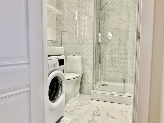 Ekskluzīvs 2-istabu dzīvoklis Bibliotēkas nama ēkā.  Gaišs dzīvoklis ar balkonu un izcilu skatu uz V Рига - изображение 9