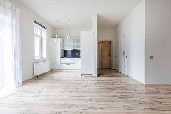 Pārdod īpašnieks plašu 2-istabu dzīvokli ar noliktavu Ādažos, ciematā “Podnieki”, Ūbeļu ielā 16., ... Ādaži