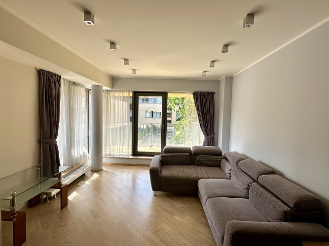 Продается элегантная 2-комнатная квартира с просторной террасой у моря, в Саулкрасты - изображение 1