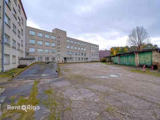 Комплекс школы по адресу ул. Лачплеша 106 предлагается к покупке.  Состав Rīga