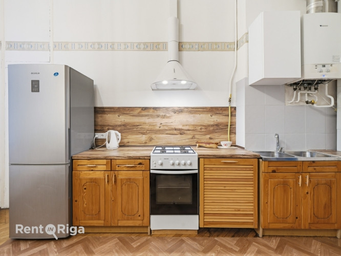 Ilgtermiņa īrei tiek piedāvāts plašs 2 istabu dzīvoklis ar izolētām istabām ar atsevišķu Rīga - foto 13