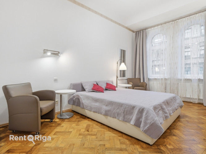 Ilgtermiņa īrei tiek piedāvāts plašs 2 istabu dzīvoklis ar izolētām istabām ar atsevišķu Rīga - foto 17