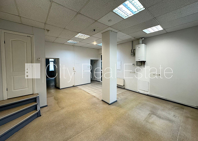 Renovēta māja, logi vērsti uz pagalma pusi, guļamistabu skaits 4 gab., istabas izolētas 3 Rīga - foto 6