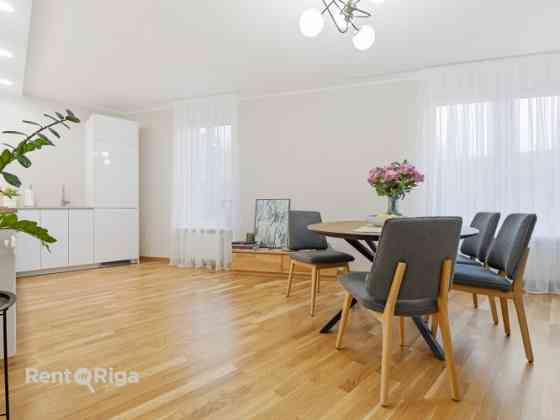 Новая трёхкомнатная квартира с окнами на юго-восток. Полностью оборудованная Рига