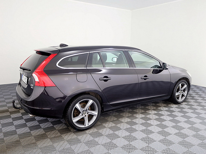 Volvo V60 Momentum AWD 4x4 ATM 2.4 D5 151kW Tallina - foto 3