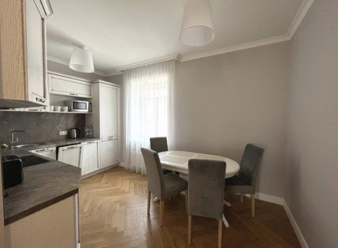 Piedāvājam ekskluzīvus 2-istabu apartamentus Rīgas centrā, jaunā rekonstruētā projektā Rīga - foto 7