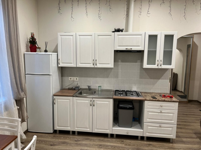 Izīrē mājīgu dzīvokli centrā.  Plaša viesistaba apvienota ar virtuvi, kur varēsiet Rīga - foto 1