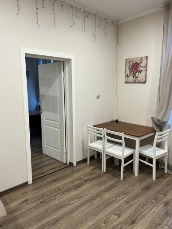 Izīrē mājīgu dzīvokli centrā.  Plaša viesistaba apvienota ar virtuvi, kur varēsiet Rīga - foto 4