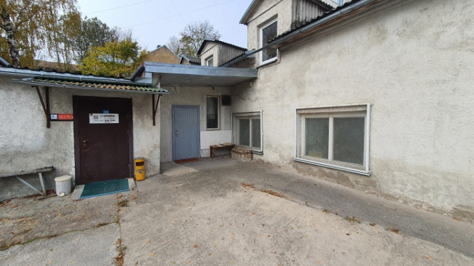 Biroja vai veikala telpas izdevīgā lokācijā.  Foto informatīvs, piedāvājam blakus telpas šajā pat te Рига - изображение 1