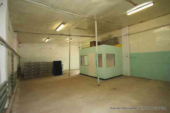 Apkurināmas telpas noliktavai/ražotnei.   Foto informatīvs, piedāvājam blakus telpas šajā pat terito Рига