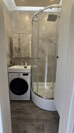 Īrei tiek piedāvāts mājīgs dzīvoklis tuvajā Pārdaugavā, Valguma ielā. Īpašums atrodas Rīga - foto 7