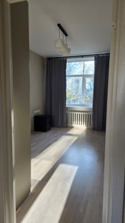 Īrei tiek piedāvāts mājīgs dzīvoklis tuvajā Pārdaugavā, Valguma ielā. Īpašums atrodas Rīga - foto 3