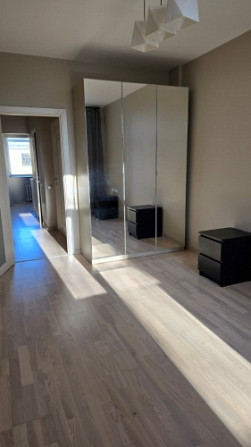 Īrei tiek piedāvāts mājīgs dzīvoklis tuvajā Pārdaugavā, Valguma ielā. Īpašums atrodas Rīga - foto 5