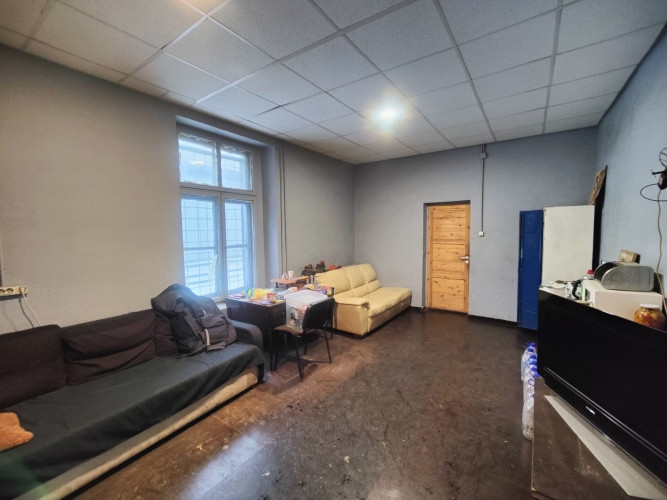 Metal hangar with columns.  Level concrete floor. Inside the hangar there is a 37 sq.m brick buildin Рижский район - изображение 8