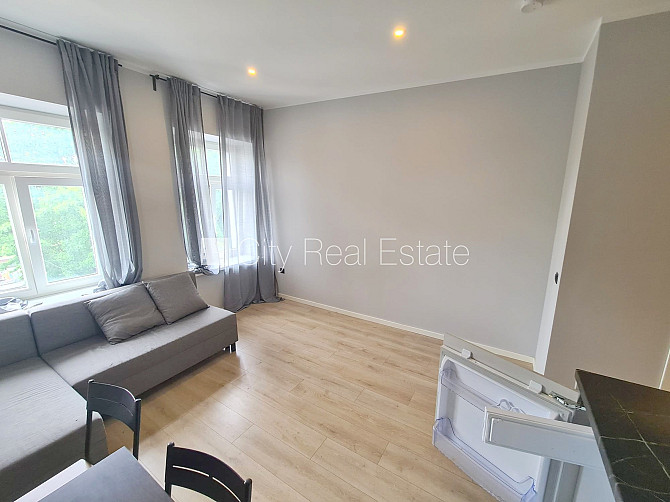 Fasādes māja, renovēta māja, slēgts pagalms, ieeja no ielas un pagalma, kāpņu telpa pēc Rīga - foto 6