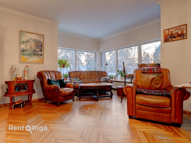 Piedāvājumā plaša privātmāja Berģos, Juglas ezera tuvumā!   Īpašums sastāv no Rīga - foto 7