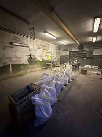 Помещение автосервиса с въездом/подъёмными воротами на Ганибу дамбис. Рига