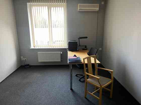 Birojs Ziepniekkalnā pie Vienības gatves.  + 2. stāvs divstāvu ēkā. + Divi kabineti. Wc koplietošana Рига