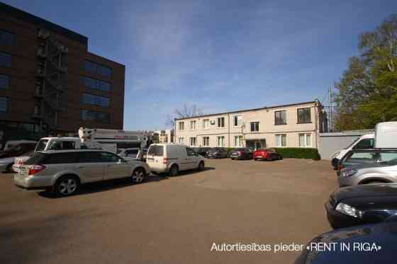 Birojs Ziepniekkalnā pie Vienības gatves.  + 2. stāvs divstāvu ēkā. + Divi kabineti. Wc koplietošana Рига