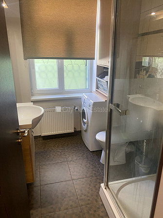 Fasādes māja, ieeja no pagalma, guļamistabu skaits 1 gab., studio tipa, virtuve apvienota ar Rīga - foto 9