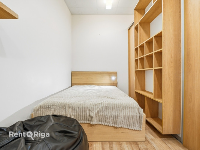 Kompakts, kvalitatīvi izremontēts un gaumīgi iekārtots studio dzīvoklis pašā pilsētas Rīga - foto 14