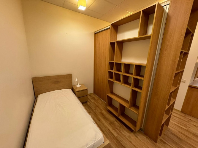 Kompakts, kvalitatīvi izremontēts un gaumīgi iekārtots studio dzīvoklis pašā pilsētas Rīga - foto 6