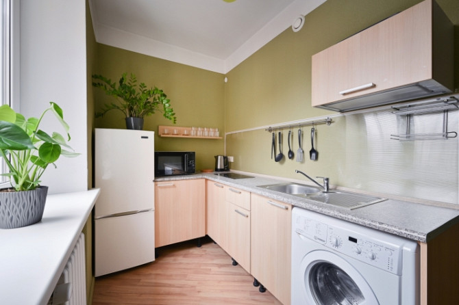 Mēbelēts trīs istabu dzīvoklis pašā pilsētas centrā, kas vienlaikus ļauj baudīt mieru un Rīga - foto 1