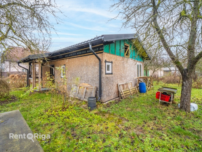 Pārdod nepabeigtu vasarnīcu burvīgā, ainaviskā vietā  Iespēja realizēt savas ieceres! Šī Rīga - foto 1