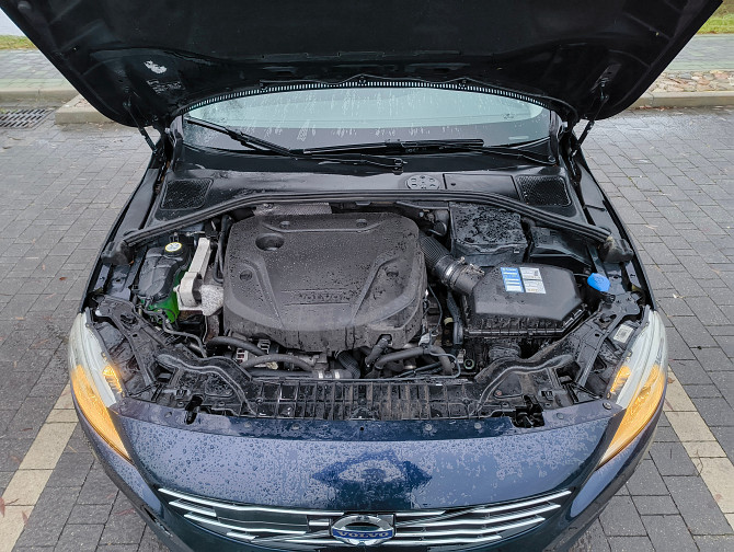 Tiek pārdots ekonomisks Volvo V60 universālis ar 2.0 dīzeļdzinēju (110 kW / 148 ZS) un 6-pakāpju... Марупе - изображение 7