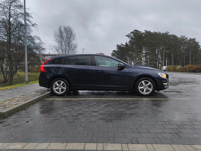 Tiek pārdots ekonomisks Volvo V60 universālis ar 2.0 dīzeļdzinēju (110 kW / 148 ZS) un 6-pakāpju... Марупе - изображение 3