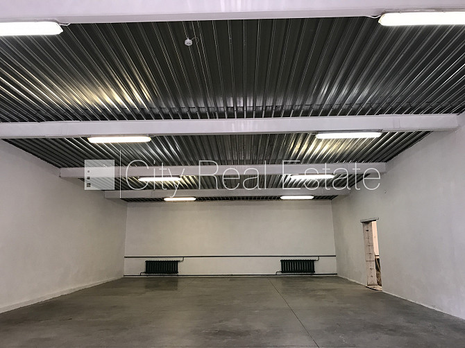 Реновированный дом, места для нескольких машин, в доме подключено 3 фазовое Рига - изображение 1