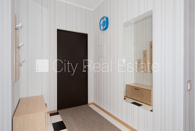 Labiekārtots apzaļumots pagalms, slēgts pagalms, teritorijas iebrauktuves vārti aprīkoti ar Jūrmala - foto 17