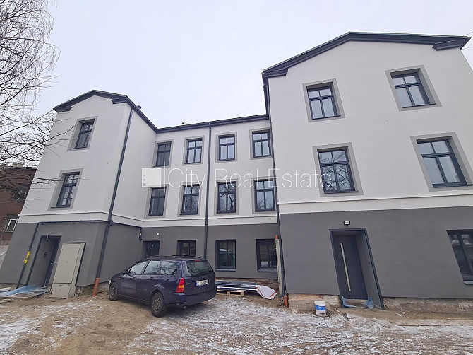 Земля в собственности, фасадный дом, реновированный дом, закрытый двор, вход со Рига - изображение 14