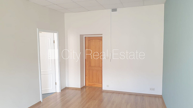 Фасадный дом, реновированный дом, объект охраняет физическая охрана, вход с Рига - изображение 5