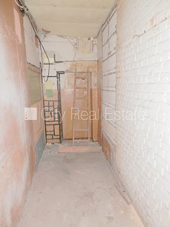 Фасадный дом, закрытый двор, места для нескольких машин, охраняемая территория, Рига - изображение 7